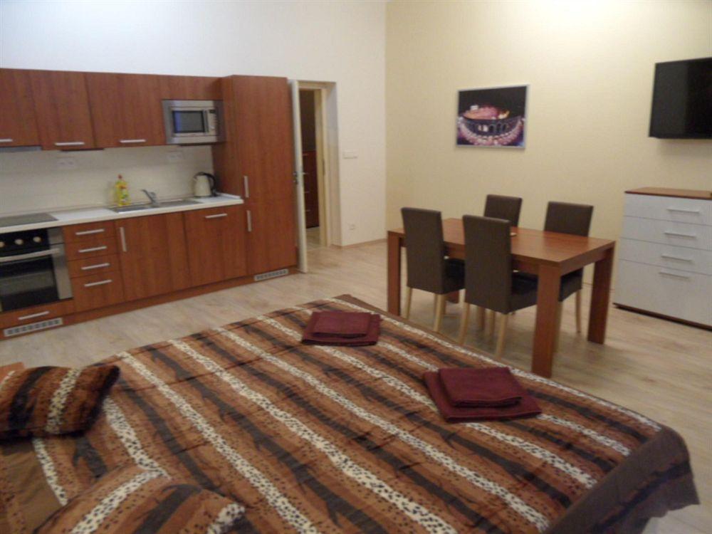 Apartments Verona Karlovy Vary Bagian luar foto