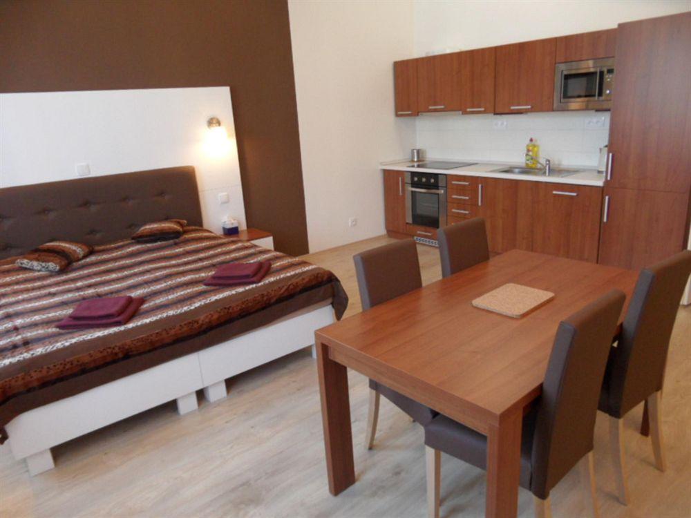 Apartments Verona Karlovy Vary Bagian luar foto